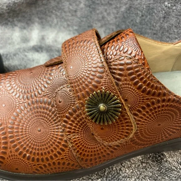 Alegria Joleen Brandy Loafer US 9EU 39 Brown Platform Slip on Leather Tooled - Picture 6 of 12